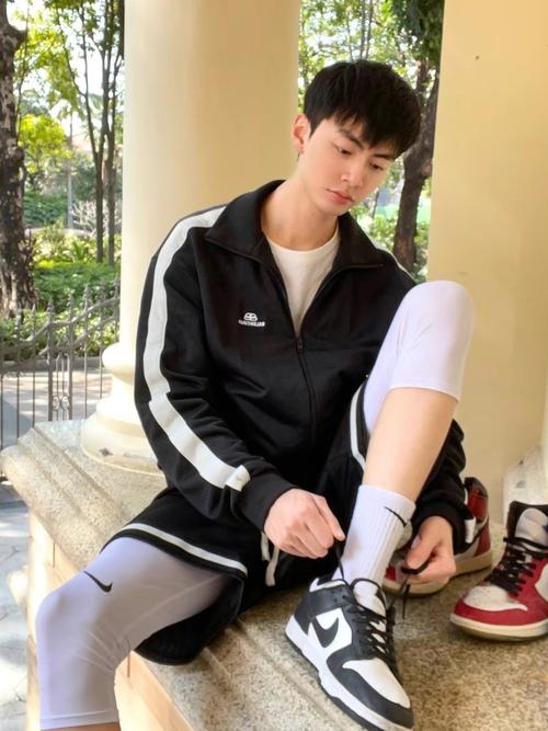 我的两个体育生男友一炎,我的两个体育生男友一炎子涛全文免费阅读
